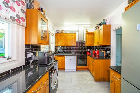 2 bedroom end of terrace house for sale, Derinton Road, London SW17