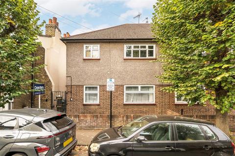 2 bedroom maisonette for sale, Colomb Street, London SE10