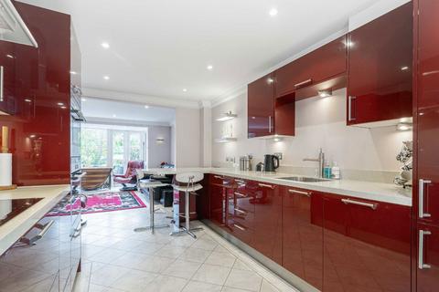 undefined, Oxford Row, Sunbury-On-Thames TW16