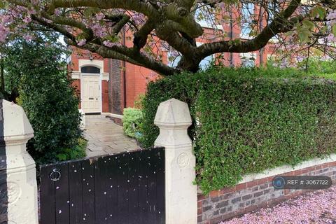 1 bedroom in a house share to rent, Newsham Drive, Liverpool, L6