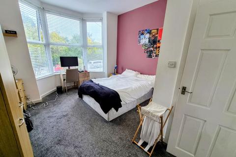 5 bedroom end of terrace house for sale, Burley Road, Leeds