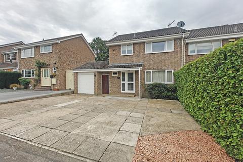 3 bedroom semi-detached house to rent, Elmers Way, Bransgore