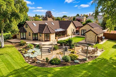 5 bedroom detached bungalow for sale, Ampthill Road, Shefford SG17