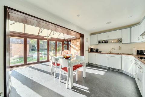 5 bedroom detached bungalow for sale, Ampthill Road, Shefford SG17