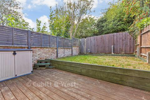 1 bedroom ground floor flat for sale, Pixton Way, Forestdale, Croydon, Surrey