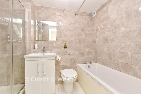 1 bedroom ground floor flat for sale, Pixton Way, Forestdale, Croydon, Surrey