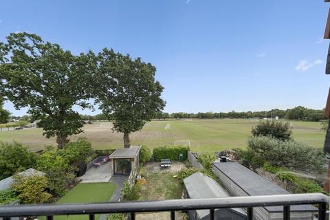 undefined, Hampton Court Avenue, East Molesey