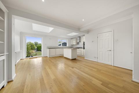 undefined, Hampton Court Avenue, East Molesey
