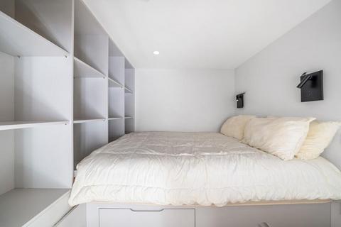 Studio to rent, Coleherne Road, Earls Court, London, SW10