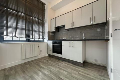Studio to rent, Frog Island, Leicester LE3