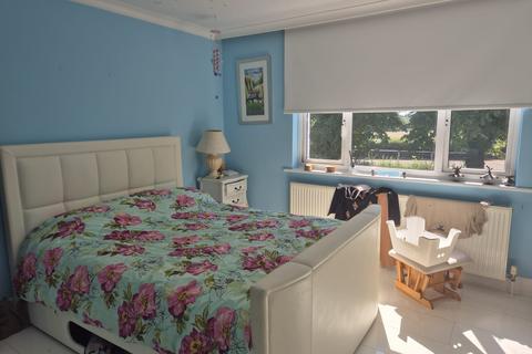 4 bedroom semi-detached house for sale, Bramley Road, London