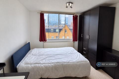 2 bedroom flat to rent, Shire House, London, EC1Y