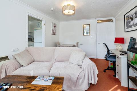 2 bedroom retirement property for sale, St. Christophers Gardens, Ascot, SL5