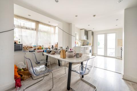 5 bedroom terraced house for sale, Strone Road, Manor Park, London, E12