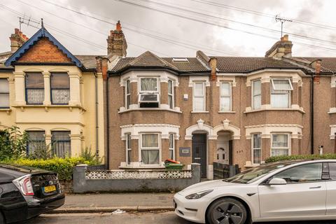 5 bedroom terraced house for sale, Strone Road, Manor Park, London, E12