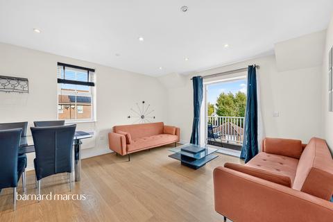 2 bedroom apartment for sale, Beaumont Drive, Worcester Park