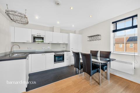 2 bedroom apartment for sale, Beaumont Drive, Worcester Park