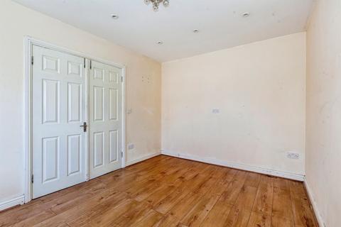 4 bedroom semi-detached house for sale, Waterbeach Road, Slough
