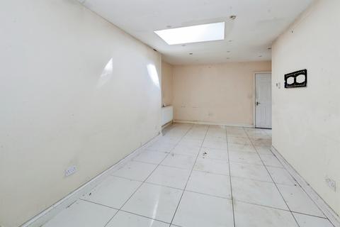 4 bedroom semi-detached house for sale, Waterbeach Road, Slough