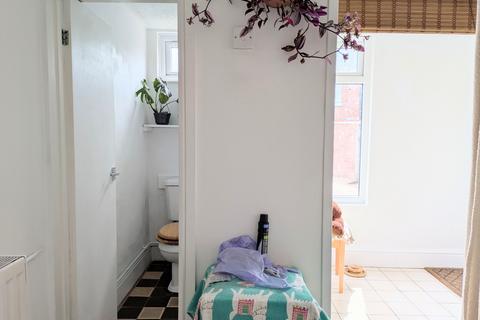 3 bedroom terraced house for sale, 77 Old Tiverton Road, Exeter, Devon EX4 6NG