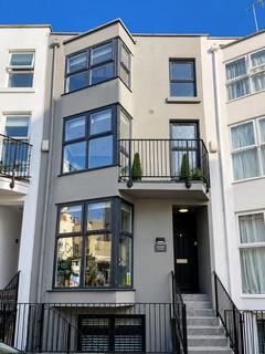 4 bedroom semi-detached house to rent, Broad Street, East Sussex BN2