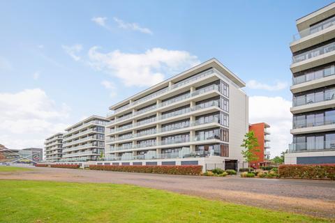 3 bed flat/apartment for rent in Cape Cross House Newbury RG14
