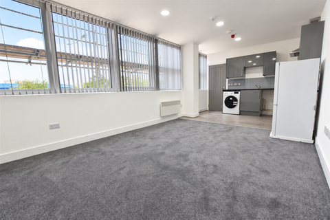 Studio to rent, Abbey House, Burleys Way, Leicester, LE1
