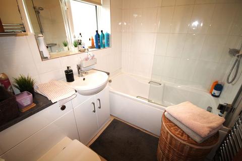 2 bedroom maisonette to rent, Silsden Crescent, Chalfont St Giles HP8
