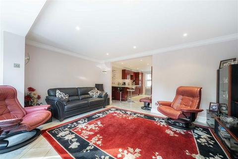 undefined, Oxford Row, Sunbury-On-Thames TW16