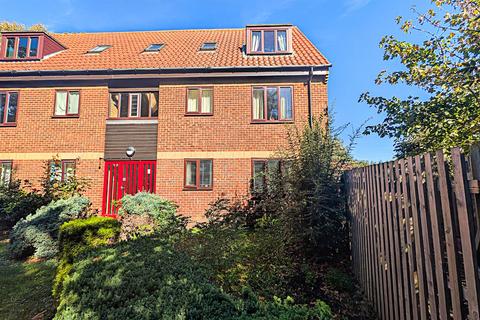 1 bedroom flat for sale, Armstrong Close, Newmarket CB8