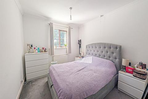 1 bedroom flat for sale, Armstrong Close, Newmarket CB8