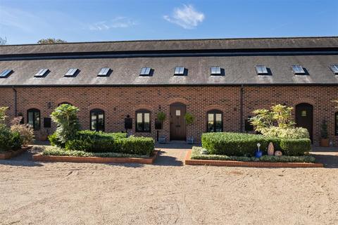 3 bedroom barn conversion for sale, Chambers Manor Mews, Epping Upland