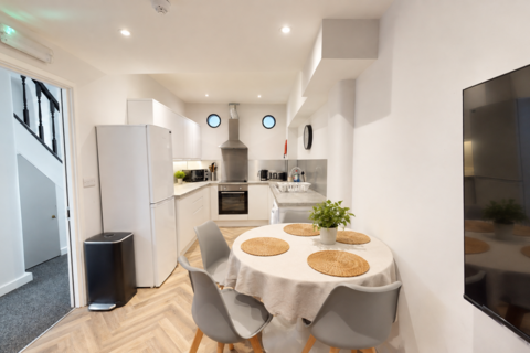 4 bedroom house to rent, Old Market Street, Bristol BS2