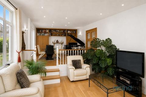 5 bedroom house for sale, Holders Hill Gardens, London, NW4
