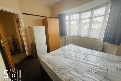 2 bedroom flat to rent, Devonshire Road, Southall, UB1 2XR