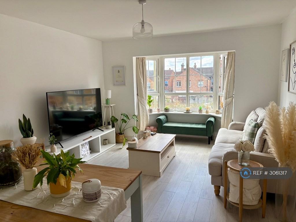 5 Basic Map Features Henley Road, Bedford, MK40 2 bed flat - £1,250 pcm (£288 pw)
