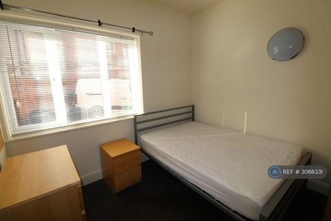 1 bedroom in a flat share to rent, Gray Street, Northampton, NN1