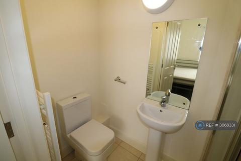 1 bedroom in a flat share to rent, Gray Street, Northampton, NN1