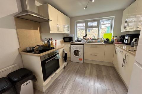 4 bedroom terraced house to rent, Queens Road, London