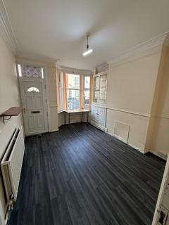3 bedroom terraced house to rent, Stroud Road, Leicester LE5