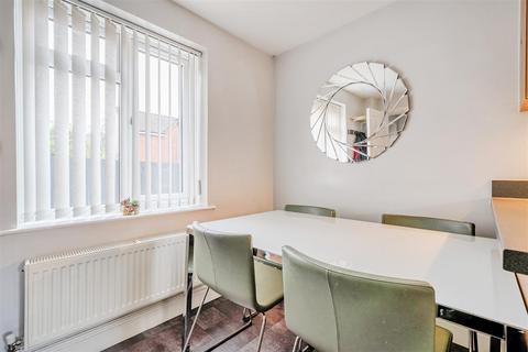 4 bedroom detached house for sale, Hulbert Close, Trowbridge BA14