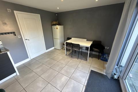 4 bedroom house to rent, Bala Lake Crescent, Milton Keynes, MK10