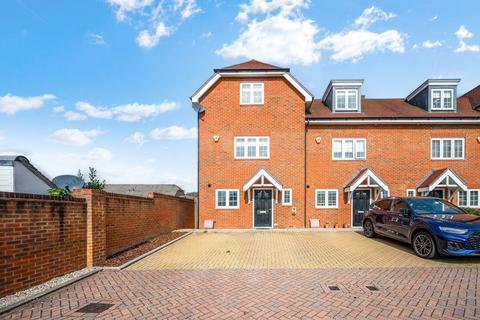 4 bedroom end of terrace house for sale, Godstone RH9