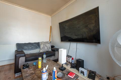 2 bedroom flat for sale, Grovehill Road, Beverley HU17