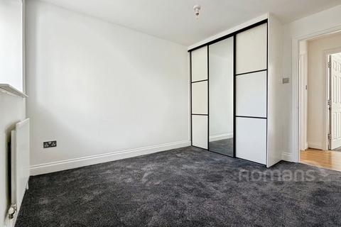 2 bedroom apartment for sale, High Street, Aldershot, Hampshire