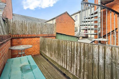 2 bedroom apartment for sale, High Street, Aldershot, Hampshire