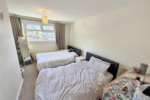 2 bedroom terraced house to rent, Charnwood Road, Uxbridge, UB10