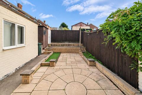 3 bedroom terraced house to rent, Roseberry Crescent, Middlesbrough, TS6