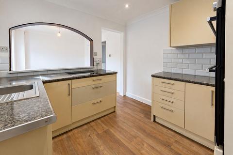 3 bedroom terraced house to rent, Roseberry Crescent, Middlesbrough, TS6