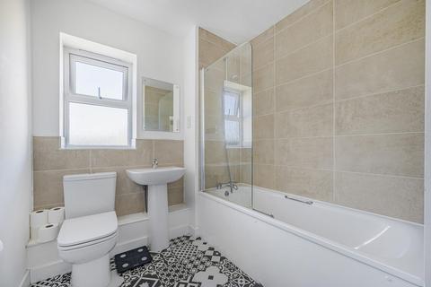 2 bedroom apartment for sale, Martin Drive, Stone, Dartford